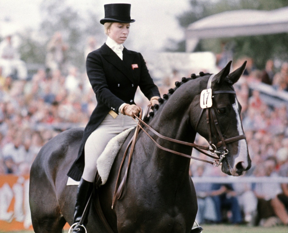 La princesse Anne sur son cheval Goodwill lors d'un championnat européen de dressage à Luhmuelen, le 8 septembre 1975 en Allemagne