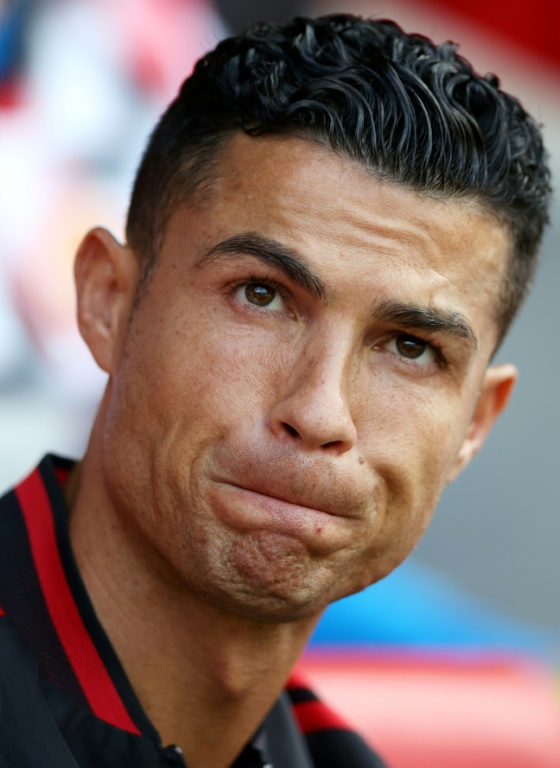 L'attaquant portugais de Manchester United Cristiano Ronaldo, sur le banc, lors de la rencontre de Premier League à Southampton le 27 août 2022