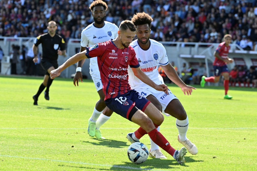 Le défenseur d'Ajaccio Clément Vidal blessé à la tête lors du match de championnat à Brest, le 18 septembre 2022