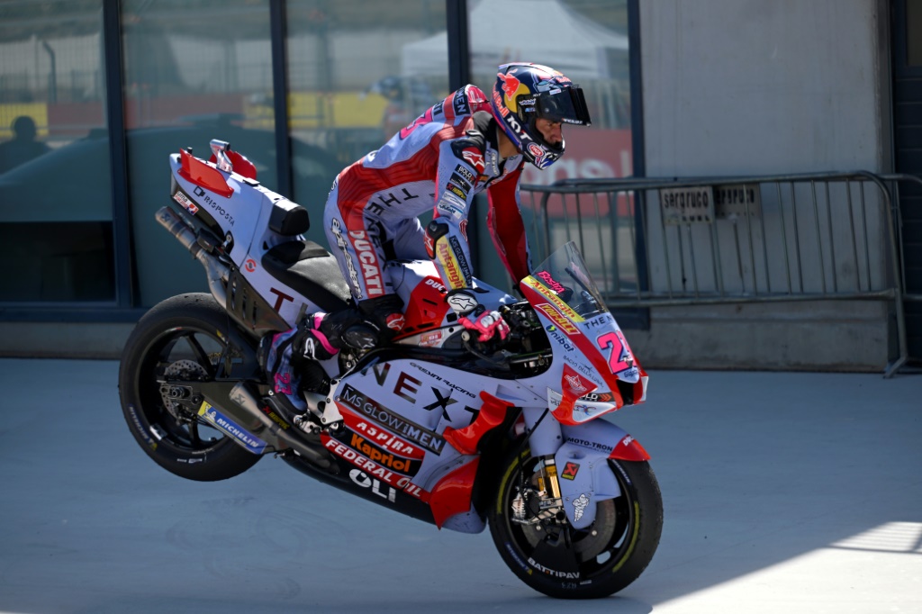 L'Italien Enea Bastianini, sur Ducati Gresini, célèbre sa victoire au Grand Prix d'Aragon, le 18 septembre 2022