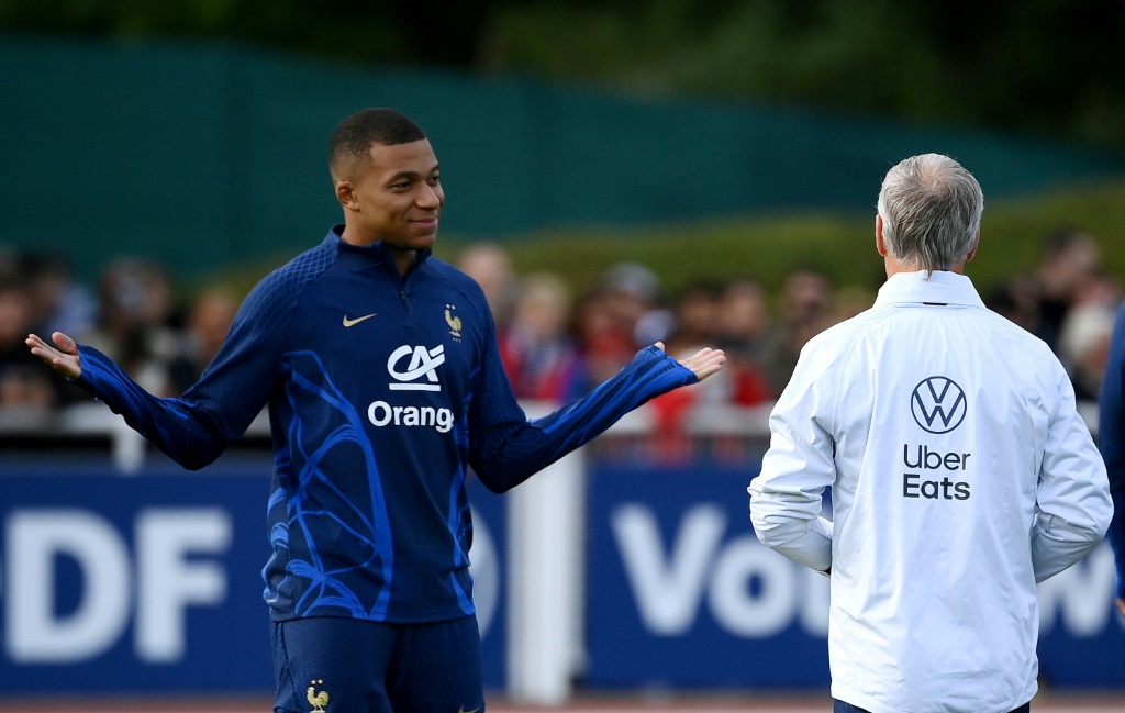 La star de l'équipe de France Kylian Mbappé mardi lors d'un entraînement des Bleus à Clairefontaine, dans les Yvelines.