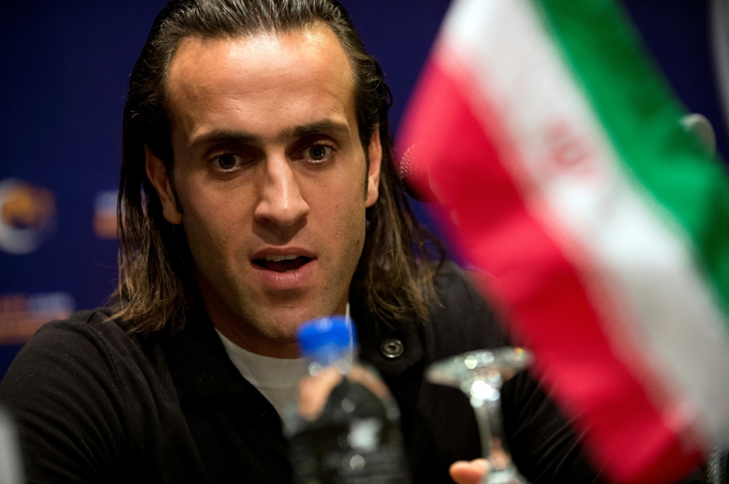 L'une des stars du football iranien, l'ex-international Ali Karimi, a apporté son soutien aux manifestations en cours dans son pays