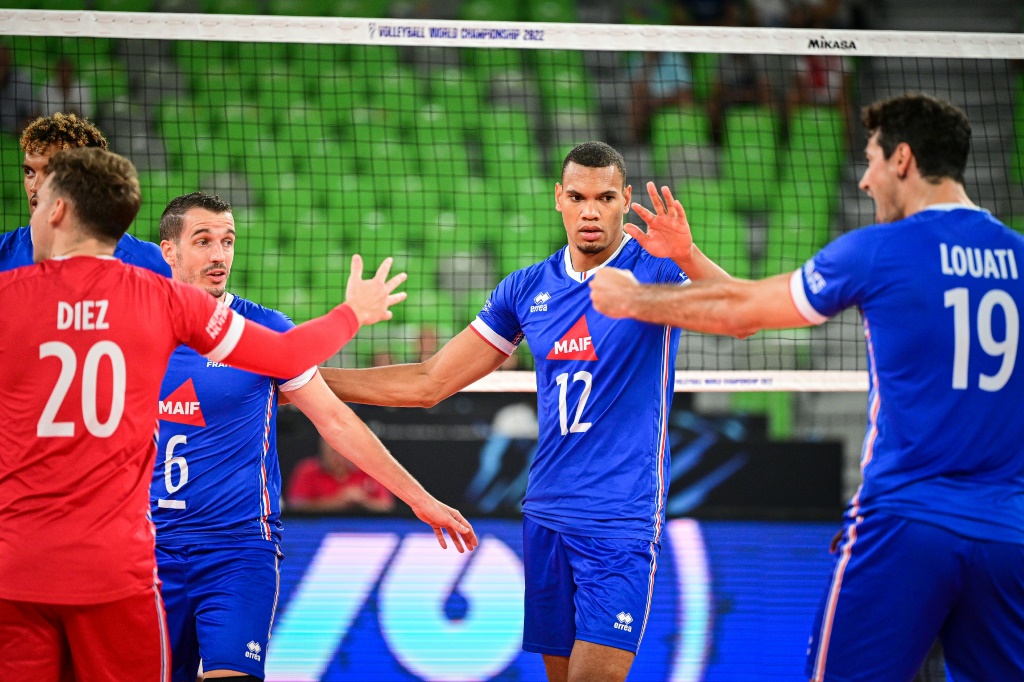 Des joueurs de l'équipe de France de volley durant le match contre le Cameroun à Ljubljana, le 30 août 2022.