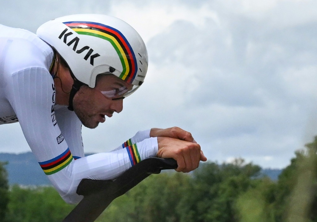 Filippo Ganna le 8 juin 2022 lors du contre-la-montre du Critérium du Dauphiné. Le rouleur italien est en retrait cette saison