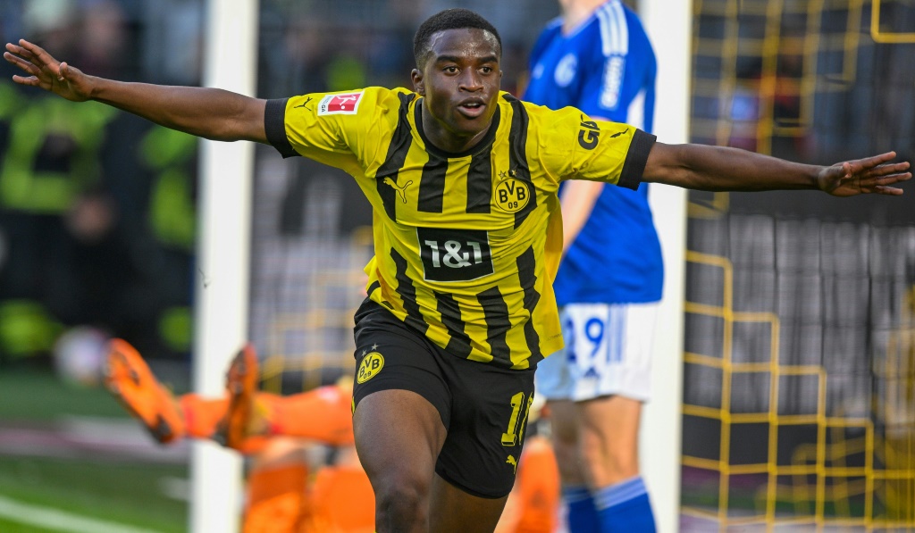 L'avant-centre allemand du Borussia Dortmund Youssoufa Moukoko