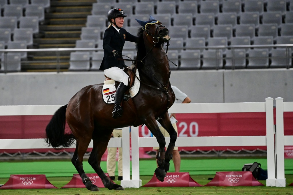La pentathlète allemande Annika Schleu sur le cheval Saint-Boy lors l'épreuve d'équitation