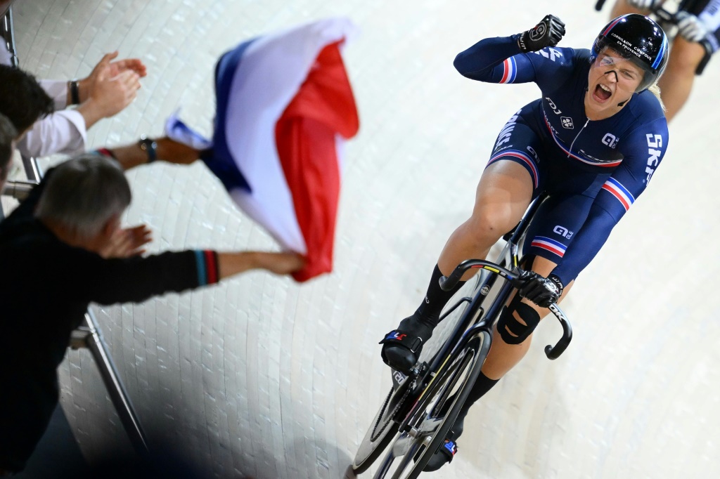 La Française Mathilde Gros après son titre de championne du monde de vitesse
