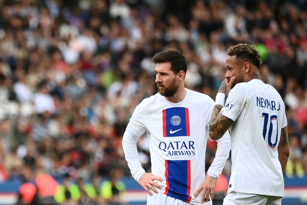 Les stars du PSG Lionel Messi et Neymar contre Troyes, le 29 octobre 2022 au Parc des Princes