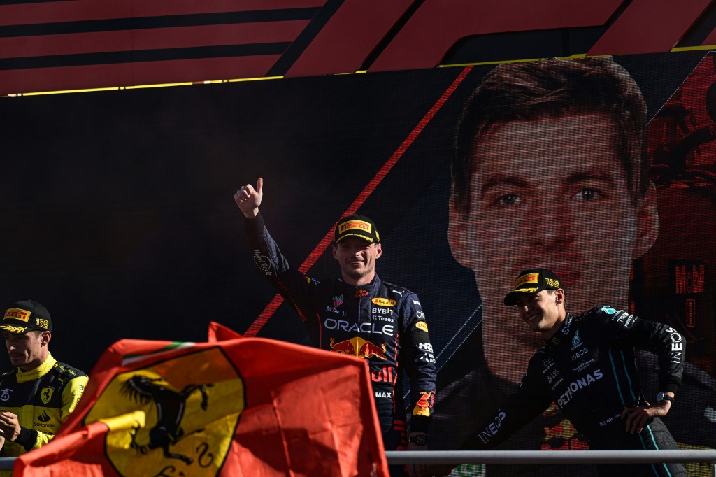 Le Néerlandais Max Verstappen (Red Bull) sur le podium après sa victoire au GP d'Italie, le 11 septembre 2022 à Monza