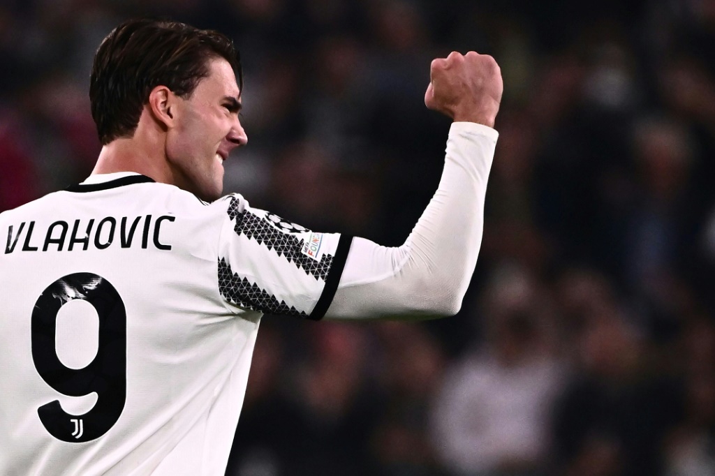 L'attaquant serbe de la Juventus, Dusan Vlahovic, célèbre son but (50e) au Juventus Stadium, le 5 octobre 2022, lors de la 3e journée du groupe H en Ligue des champions, opposant le club turinois au Maccabi Haïfa (victoire 3-1)