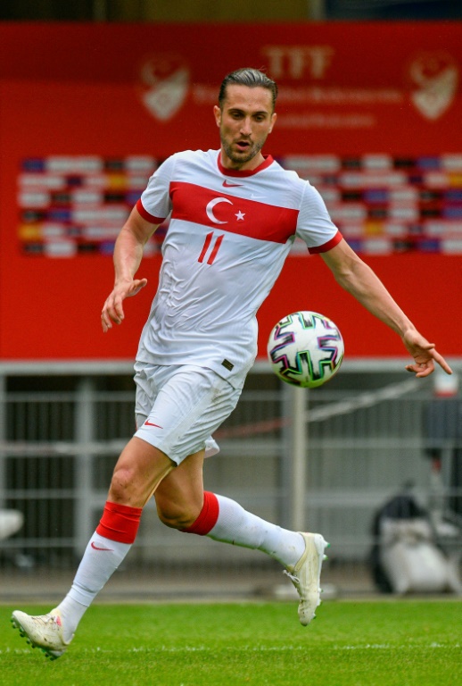 Le milieu de terrain turc Yusuf Yazici lors d'un match amical contre la Moldavie, le 5 octobre 2022 à Paderborn, en Allemagne