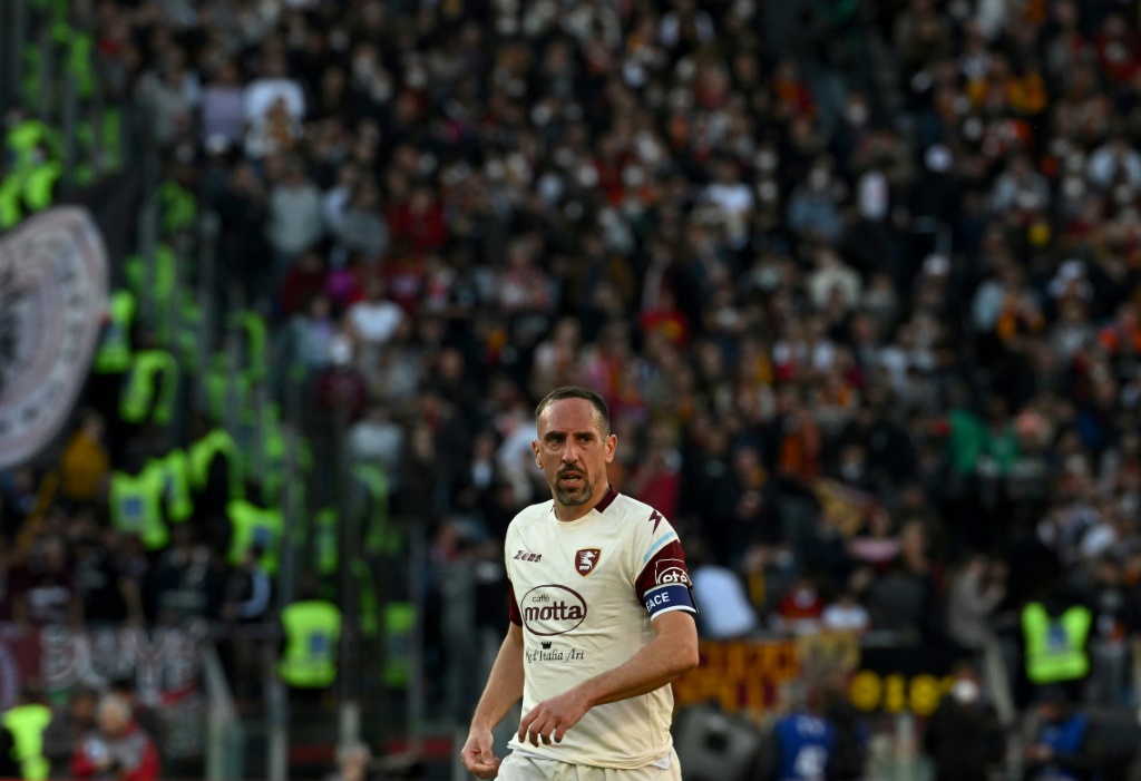 Franck Ribery sous le maillot de la Salernitana le 10 avril 2022 au Stade olympique de Rome face à l'AS Roma