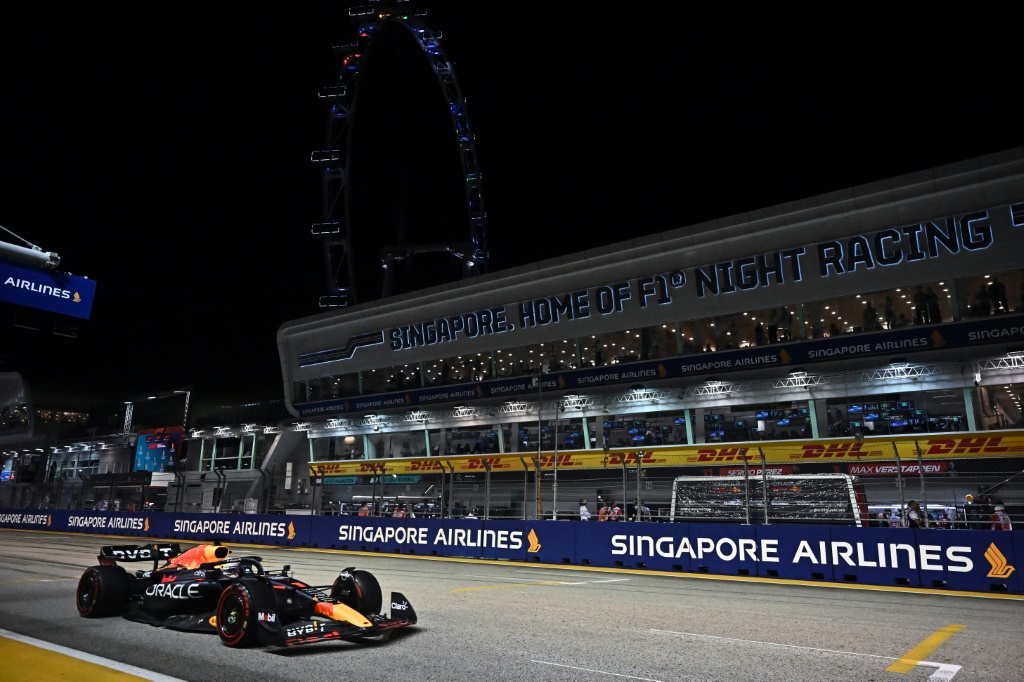 Le Néerlandais Max Vestappen (Red Bull) lors des qualifications du Grand Prix de Singapour sur le circuit de Marina Bay le 1er octobre 2022.