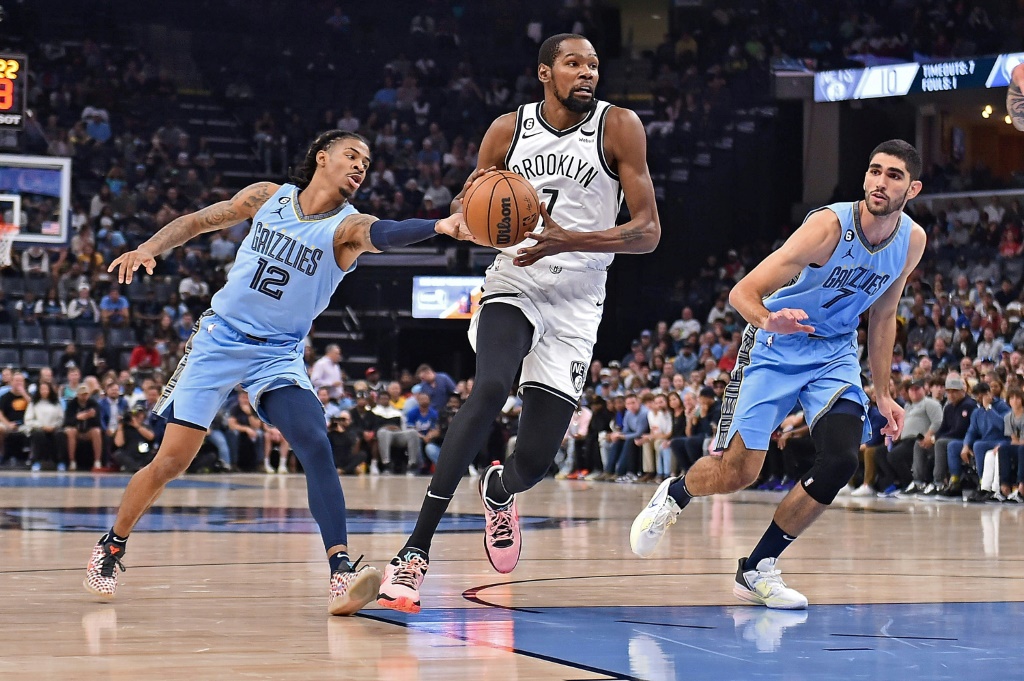 Kevin Durant des Brooklyn Nets contre les Memphis Grizzlies en NBA le 24 octobre 2022 à Memphis