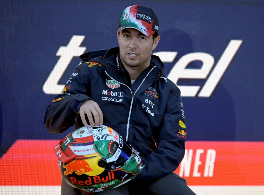 Le pilote mexicain de Red Bull Sergio Pérez lors d'une conférence de presse à Mexico le 26 octobre 2022, en amont du Grand Prix de Mexico dimanche.