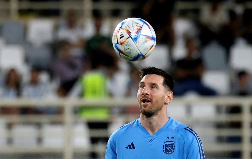 Lionel Messi à l'entraînement avec la sélection argentine à Abou Dhabi le 14 novembre 2022