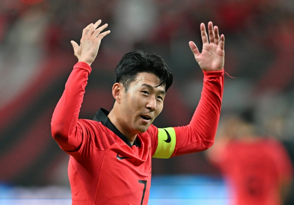 Son Heung-min avec le maillot de la Corée du sud lors d'un match amical face au Cameroun