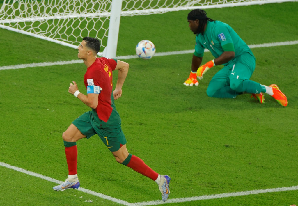 Cristiano Ronaldo ouvre le score sur penalty pour le Portugal contre le Ghana