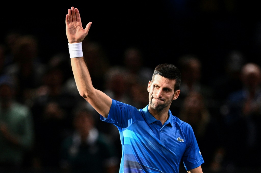 Le Serbe Novak Djokovic remporte son match face à l'Italien Lorenzo Musetti en quarts de finale des Masters 1000 de Paris, le 4 novembre 2022
