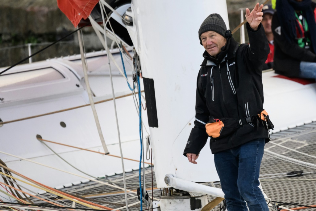 Le skipper Francis Joyon à bord de son bateau IDEC Sport, dans la catégorie Ultime, 4 novembre à Saint-Malo, dans l'ouest de la France