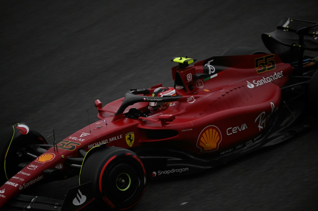 Le pilote espagnol Carlos Sainz (Ferrari), lors des qualifications du Grand Prix du Brésil, à Sao Paulo, le 11 novembre 2022.