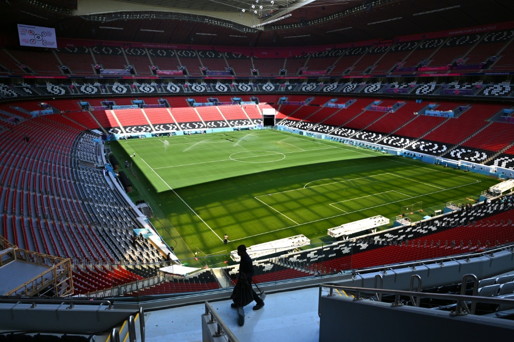 Photo de l'intérieur du stade Al Bayt, où a lieu le match d'ouverture du Mondial entre le Qatar et l'Equateur, prise le 12 novembre 2022