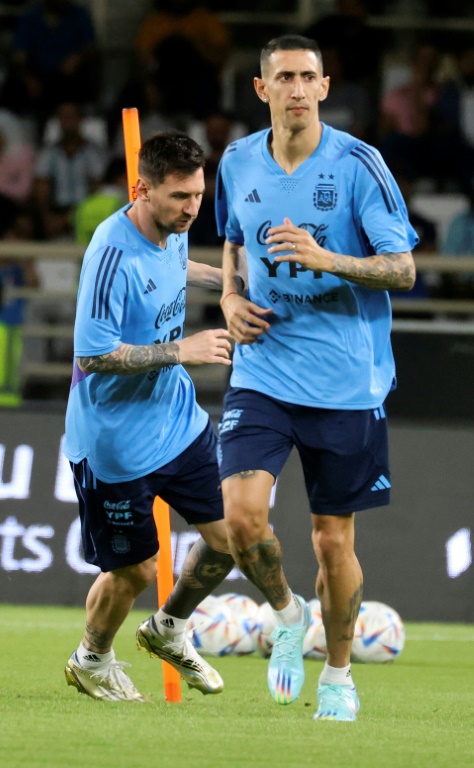 Les Argentins Di Maria et Messi, le 14 novembre à l'entraînement à Abou Dhabi, avant leur entrée dans le Mondial-2022
