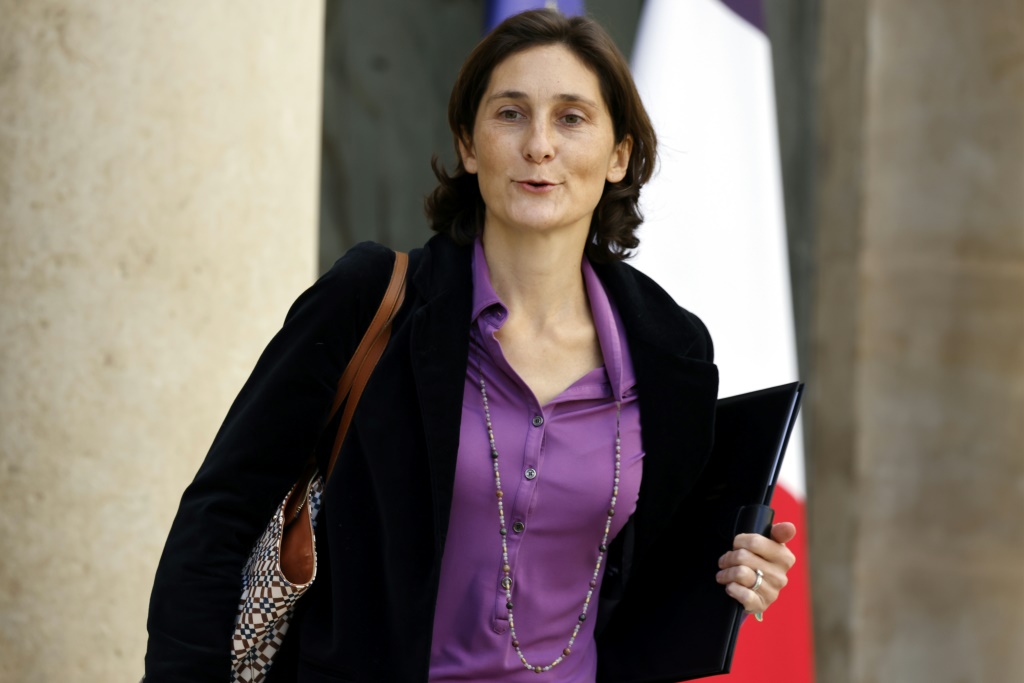 La ministre des Sports Amélie Oudéa-Castéra à la sortie du conseil des ministres au palais de l'Elysée le 5 octobre 2022