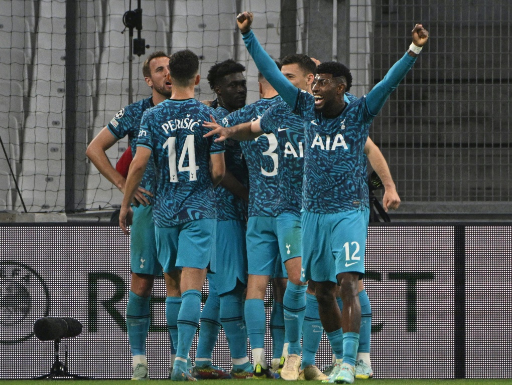 La joie des joueurs de Tottenham, qualifiés pour les huitièmes de finale de la Ligue des champions, après avoir battu l'OM, le 1er novembre 2022 à Marseille