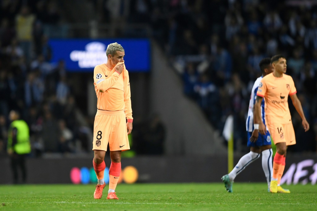 Le désarroi d'Antoine Griezmann après la défaite de l'Atletico Madrid, le 1er novembre 2022 à Porto