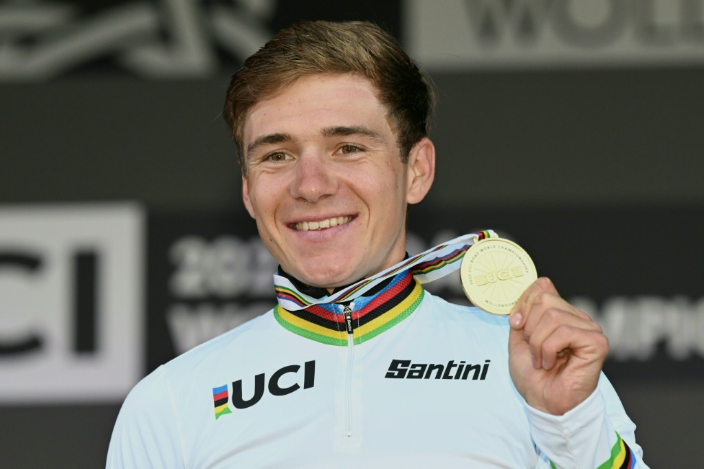 Le cycliste belge Remco Evenepoel après sa victoire aux championnats du monde de Wollongong