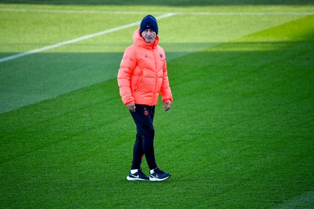 Christophe Galtier le 27 décembre 2022 lors de l'entraînement du PSG au Camp des Loges. Lionel Messi