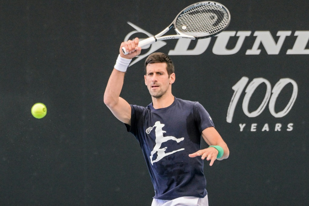 Le Serbe Novak Djokovic lors d'une session d'entraînement avant le tournoi d'Adelaïde