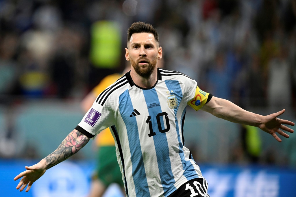 L'attaquant argentin Lionel Messi fête son but contre l'Australie au Mondial le 3 décembre 2022 à Doha
