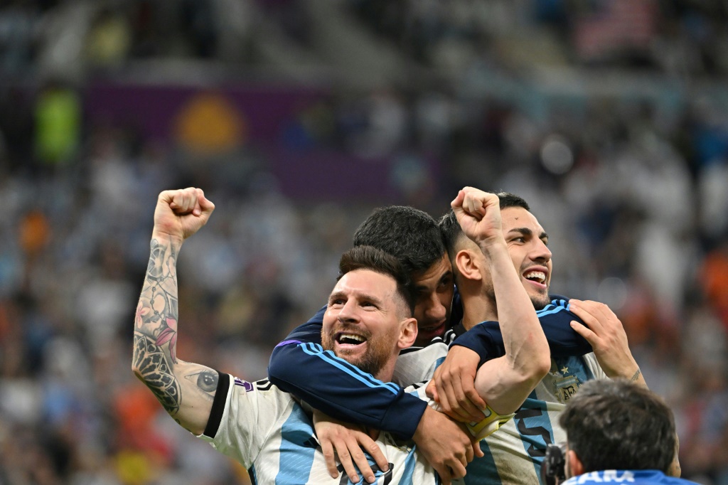La joie de Lionel Messi et ses coéquipiers après la qualification de l'Argentine pour les demi-finales du Mondial