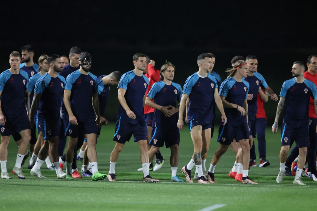 Les joueurs de la Croatie réalisent une séance d'entraînement sur le site d'Al Erssal 3 à Doha