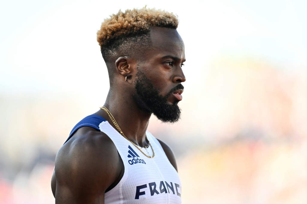 Le sprinteur français Meba Mickael Zeze au départ du relais 4x100 m des Mondiaux d'athlétisme le 23 juillet 2022 à Eugene aux Etats-Unis