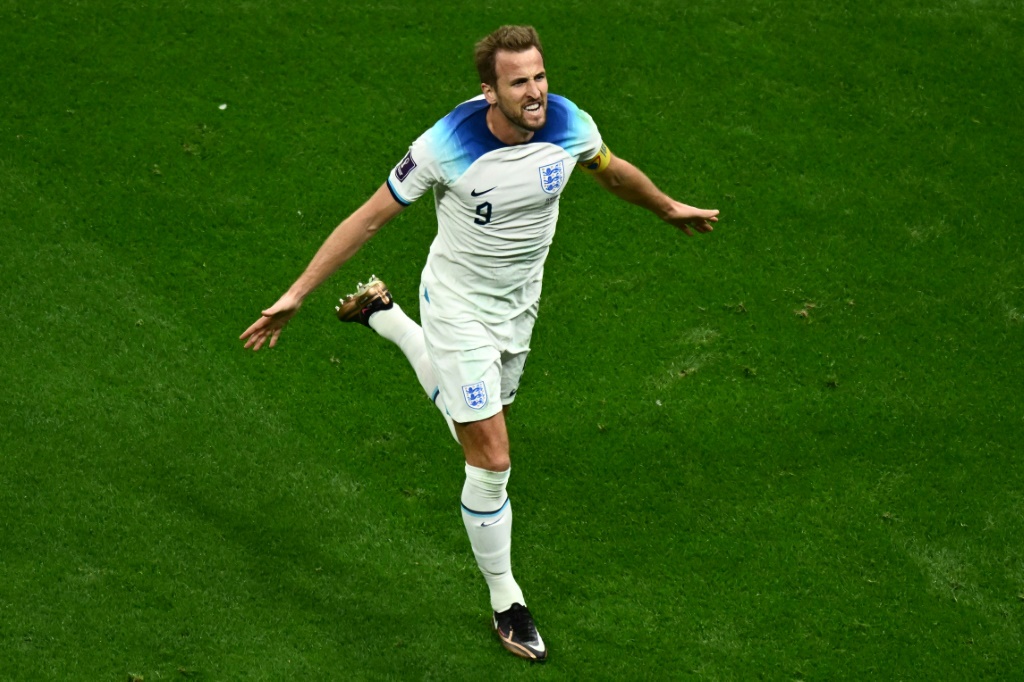 Le capitaine anglais Harry Kane après son but inscrit face au Sénégal en huitièmes de finale du Mondial-2022 au Qatar