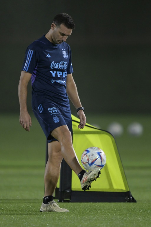 Le sélectionneur argentin Lionel Scaloni à l'entraînement le 5 décembre, avant le quart du finale du Mondial-2022 contre les Pays-Bas au stade Lusail