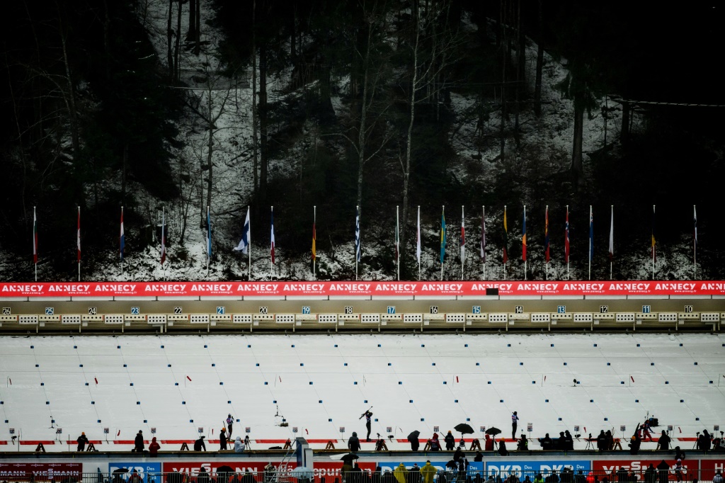 Le pas de tir, lors d'un entraînement avant l'épreuve de Coupe de biathlon du Grand-Bornand, le 14 décembre 2022