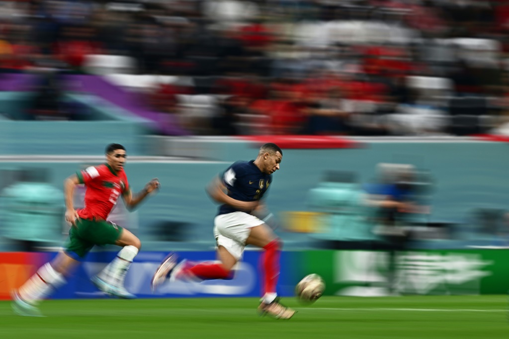 L'attaquant vedette des Bleus Kylian Mbappé lors de la demi-finale du Mondial contre le Maroc, le 14 décembre 2022 à al-Khor