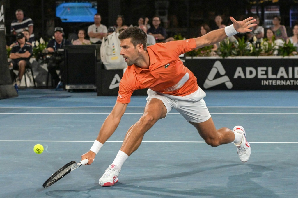 Le Serbe Novak Djokovic en quart de finale du tournoi d'Adelaide contre le Canadien Denis Shapovalov le 6 janvier 2023 à Adelaide