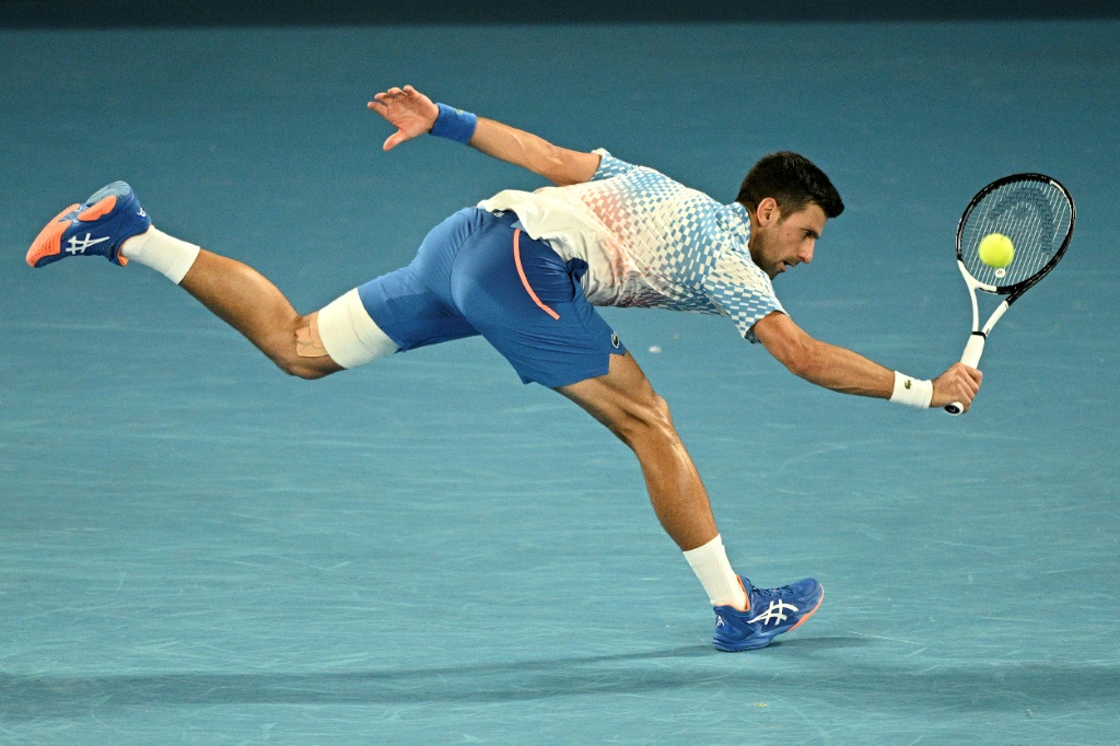 Novak Djokovic contre Alex De Minaur en huitième de finale de l'Open d'Australie le 23 janvier 2023 à Melbourne