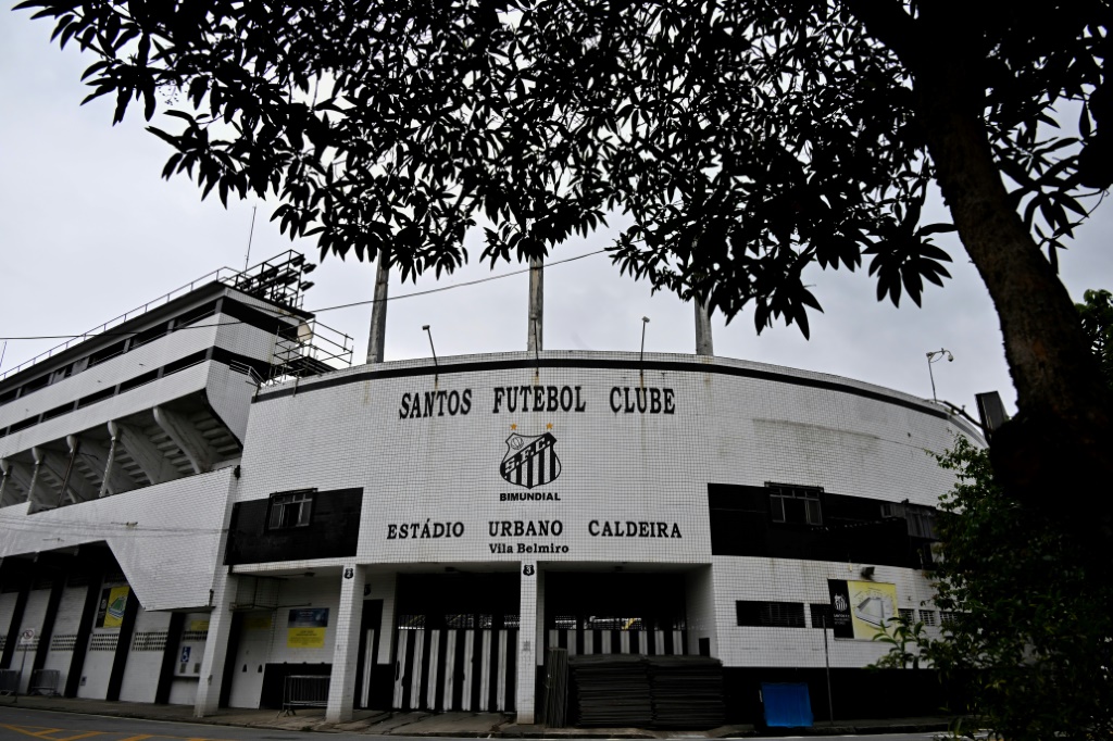 Vue du stade Vila Belmiro, le club de l'équipe de football de Santos, à Santos, au Brésil, le 27 décembre 2022