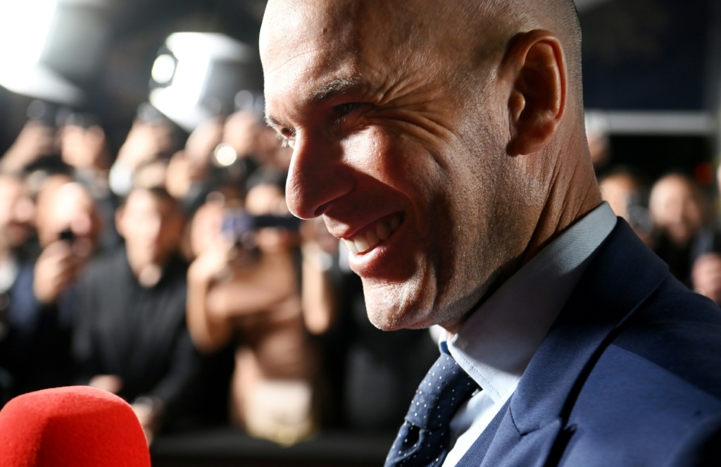 Zinédine Zidane le 17 octobre 2022 lors de la cérémonie du Ballon d'or France Football au Théâtre du Châtelet à Paris. Noël Le Graët, dans une déclaration transmise à l'AFP, lui a présenté ses excuses lundi 9 janvier 2023, au lendemain de ses déclarations à l'emporte-pièce sur l'ancien meneur de jeu des Bleus