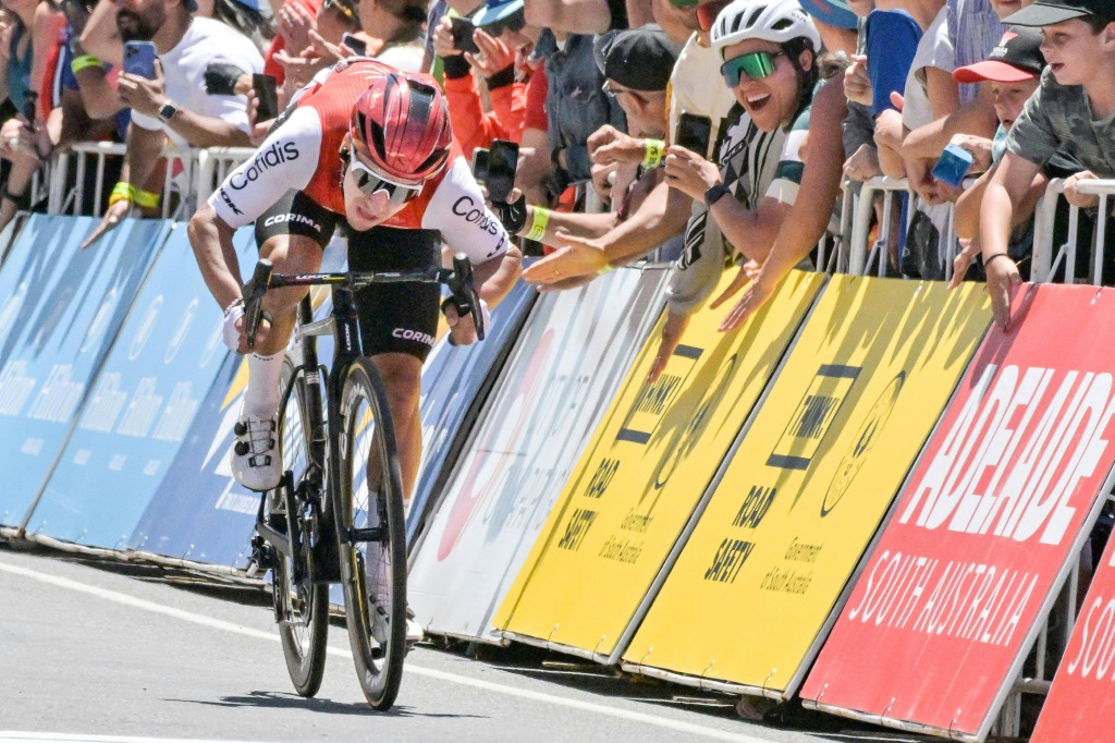 Le Français Bryan Coquard fonce vers la victoire dans la 4e étape du Tour Down Under le 21 janvier 2023 à Willunga en Australie