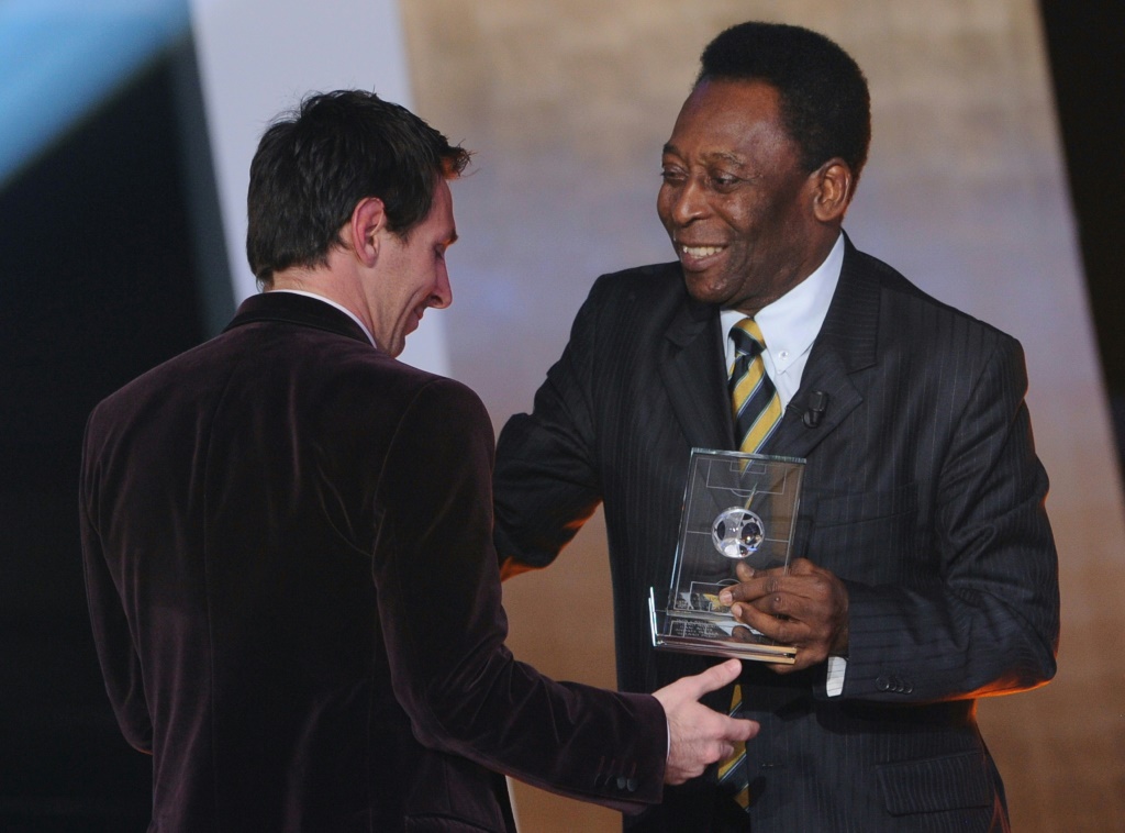 Pelé et Léo Messi lors de la remise d'un prix Fifa pour l'Argentin, le 9 janvier 2012 à Zurich