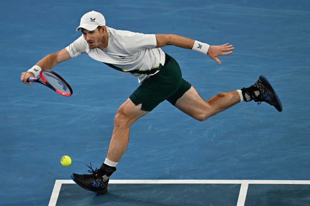 Le Britannique Andy Murray au 2e tour de l'Open d'Australie contre l'Australien Thanasi Kokkinakis le 19 janvier 2023 à Melbourne