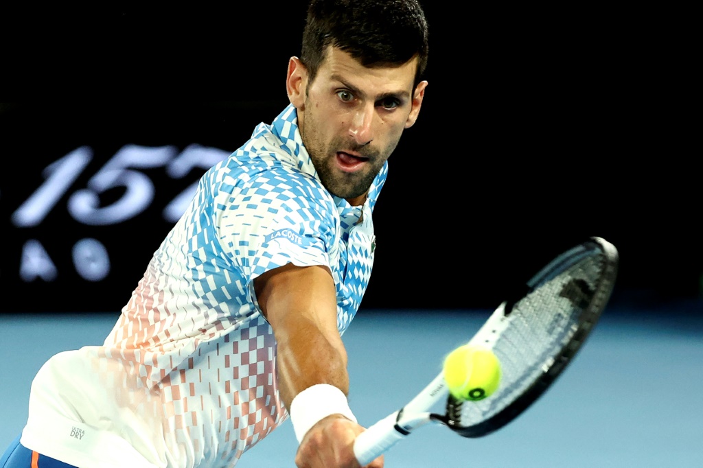 Novak Djokovic contre Andrey Rublev en quarts de finale de l'Open d'Australie le 25 janvier 2023 à Melbourne