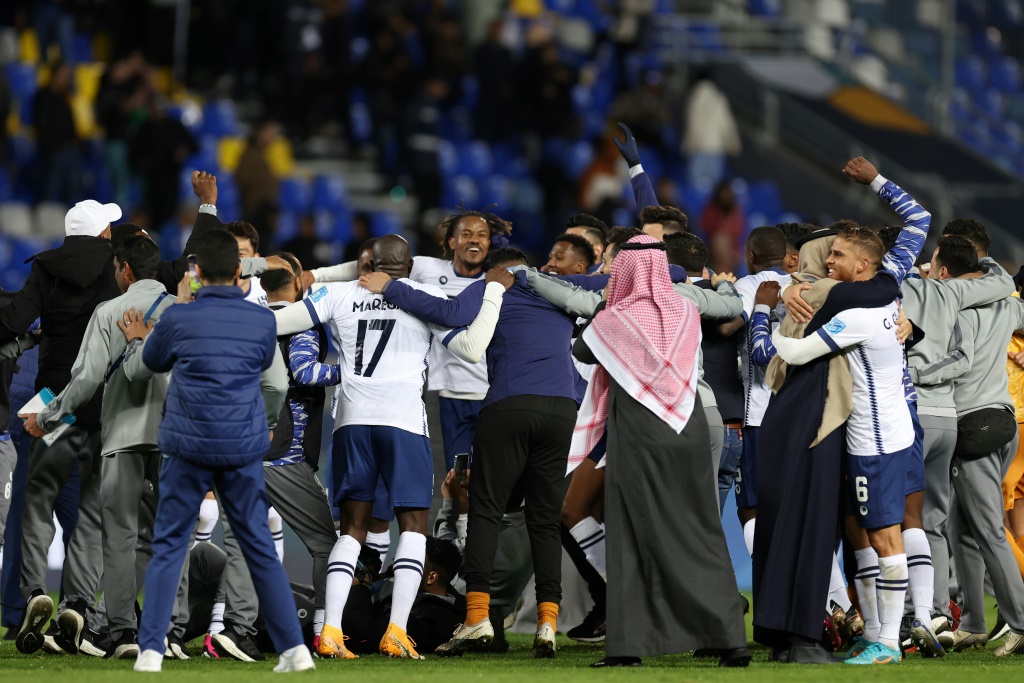 Les joueurs du club saoudien Al-Hilal après leur qualification en finale du Mondial des clubs et leur victoire face à Flamengo à Tanger